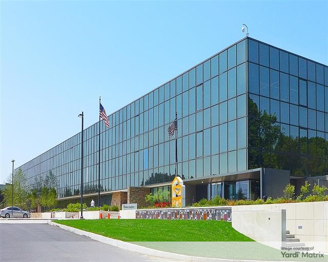 A photo of 300 Jericho Quadrangle in Jericho, NY.