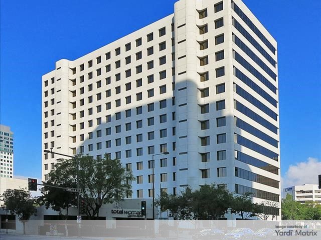Exterior shot of Glandale Center, a 14-story, 396,000-square-foot office building in Glendale, Calif.