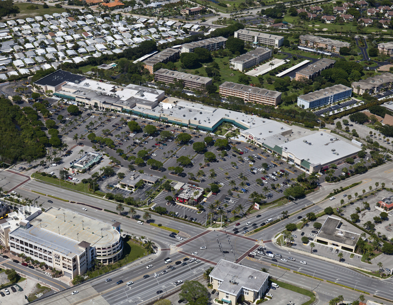 A photo of The Shoppes at Jupiter, a shopping center in Jupiter, Fla.
