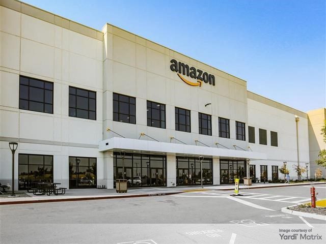 Exterior shot of an 855,000-square-foot facility in Sacramento, Calif.