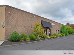 Exterior image of 290 Vanderbilt Avenue, an industrial property in Norwood, Mass.