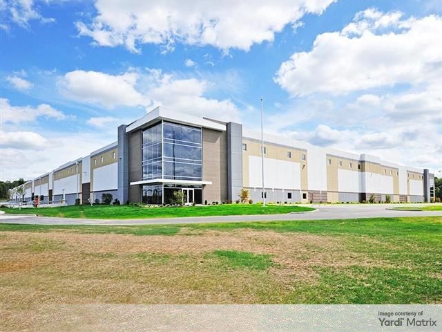 exterior shot of Victory Commerce Center in Glenwillow, Ohio