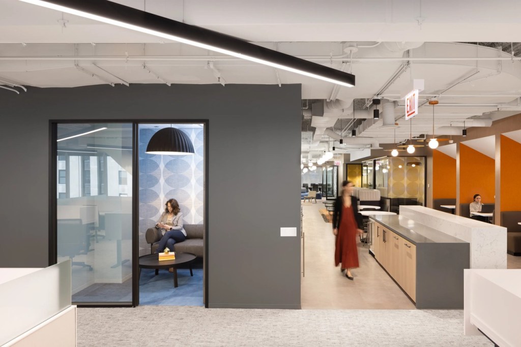 Accenture Tower, interior