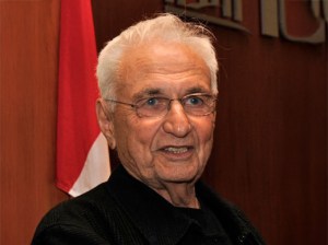 a headshot of Frank Gehry