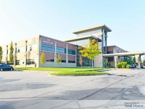 Exterior shot of Iowa Heart Center, a medical office building in West Des Moines, Iowa.