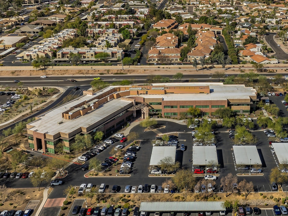 Exterior shot of Pima Medical Pavilion, a medical office building in Scottsdale, Ariz.