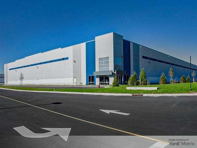 Exterior shot of Bridge Point Somerset - Building 1, an industrial warehouse in Somerset, N.J.
