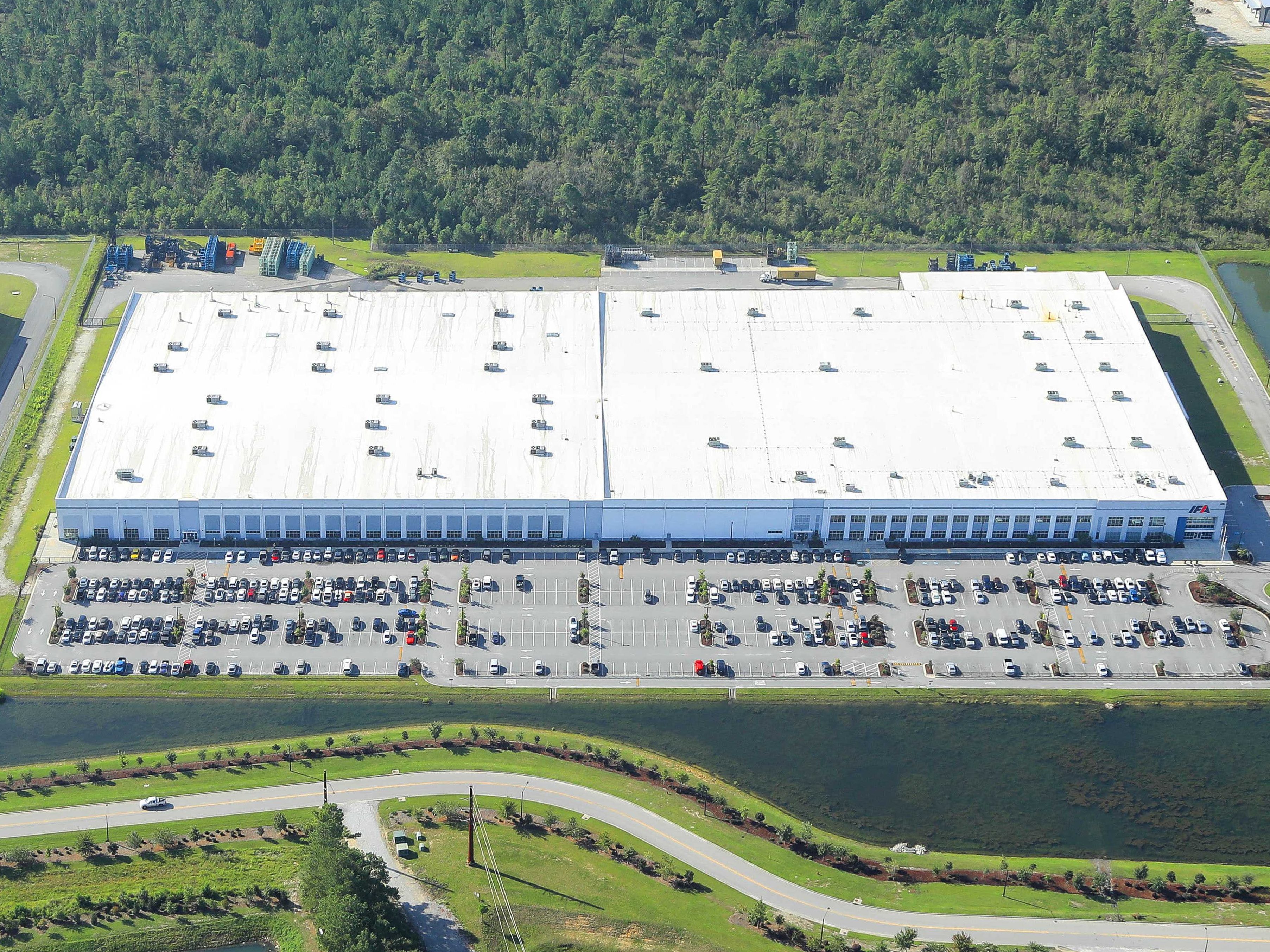 Aerial view of an industrial building at 479 Trade Center Parkway in Summerville, S.C.