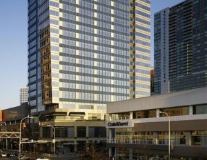 A photo of Lincoln Square North, an office tower in Bellevue, Washington.