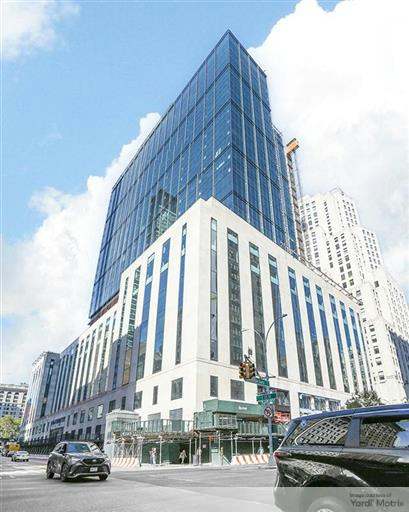 Exterior shot of One Madison Ave., a 1.3 million-square-foot office property in Manhattan's Gramercy Park.