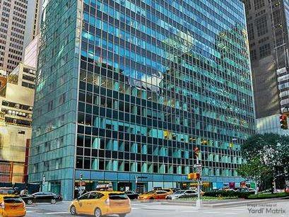 Exterior shot of 430 Park Avenue in Midtown Manhattan