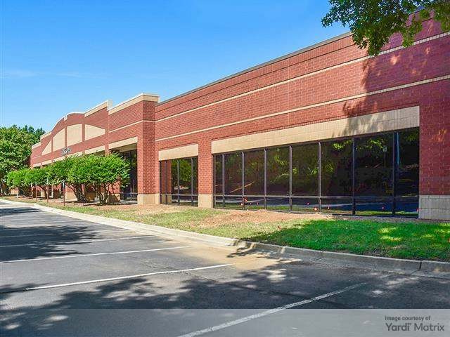 Exterior shot of one of the buildings within Business Park at Sugarloaf in Duluth, Ga.