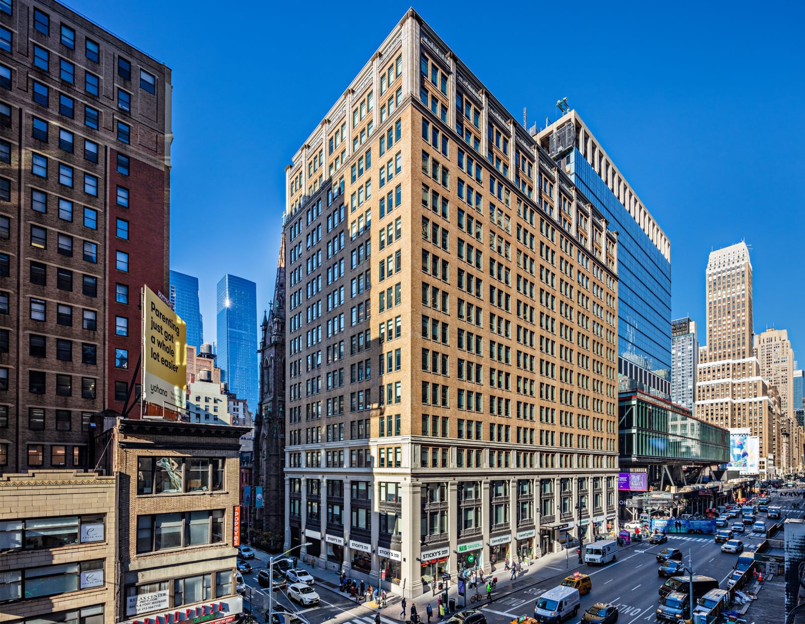A photo of 7 Penn Plaza.