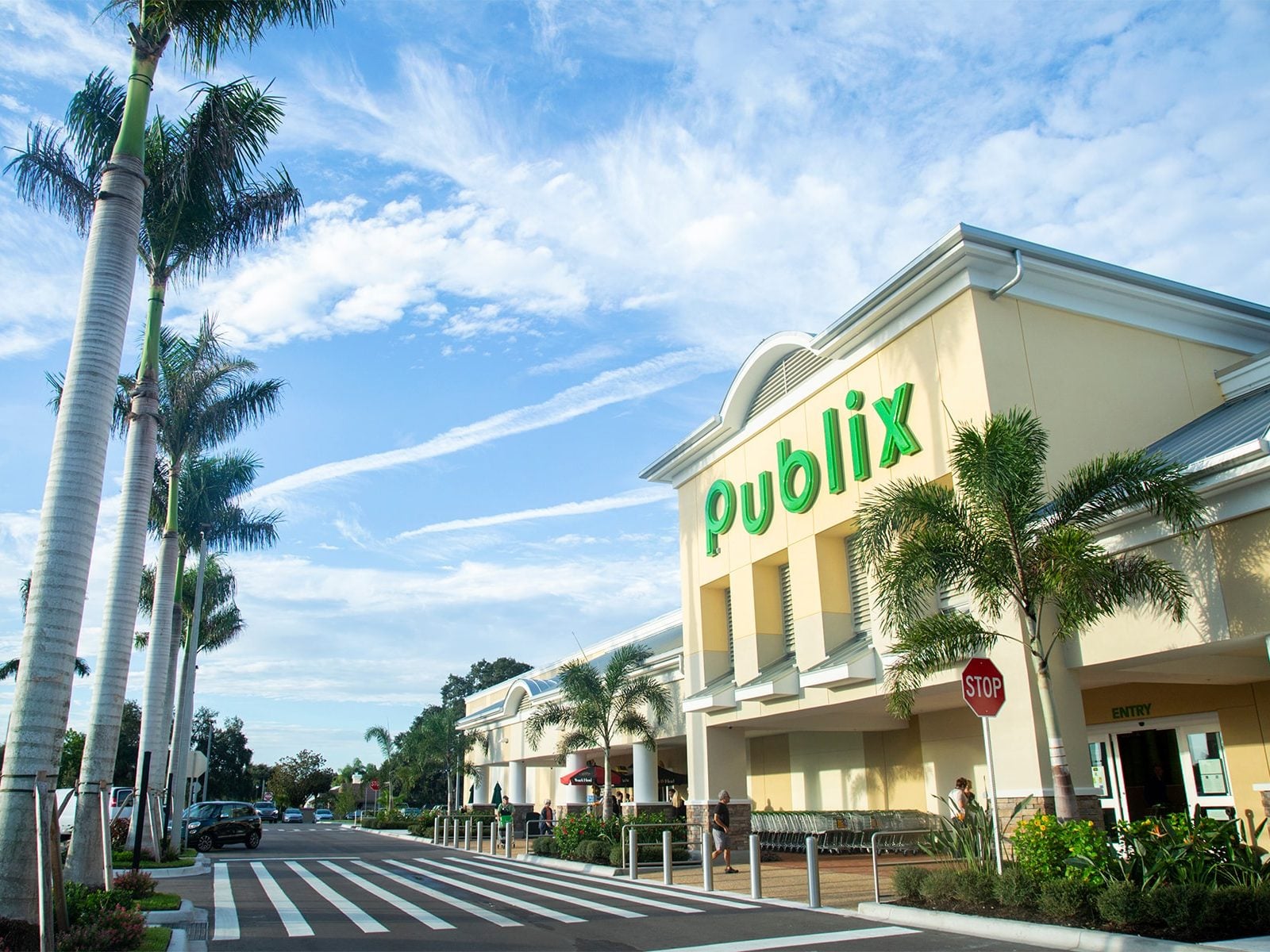 Exterior shot of a Publix-anchired store in Florida.