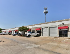 A photo of 1000 Post & Paddock, an industrial asset in Grand Prairie, Texas.