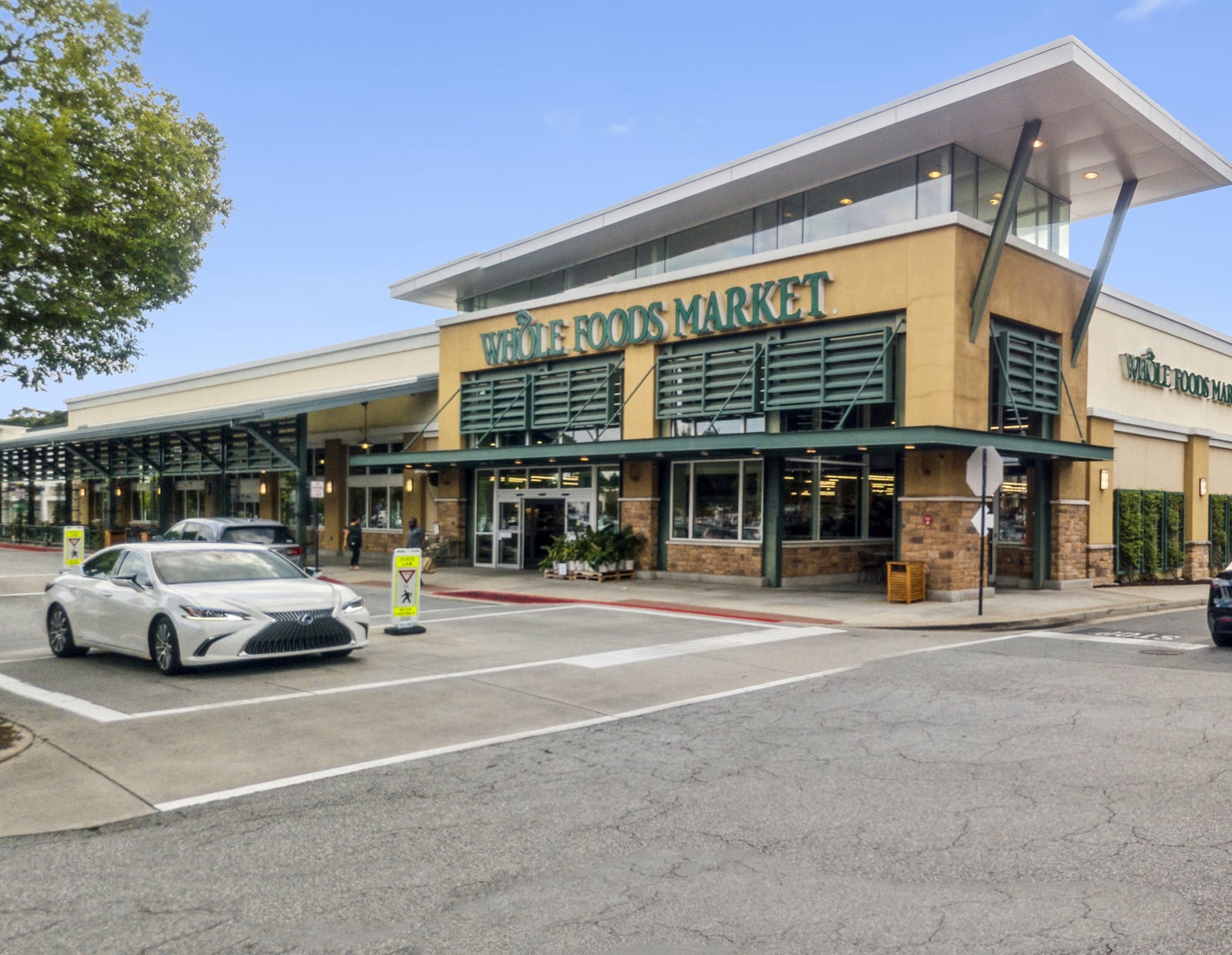 A photo of the Whole Foods Market that anchors Merchants Walk.