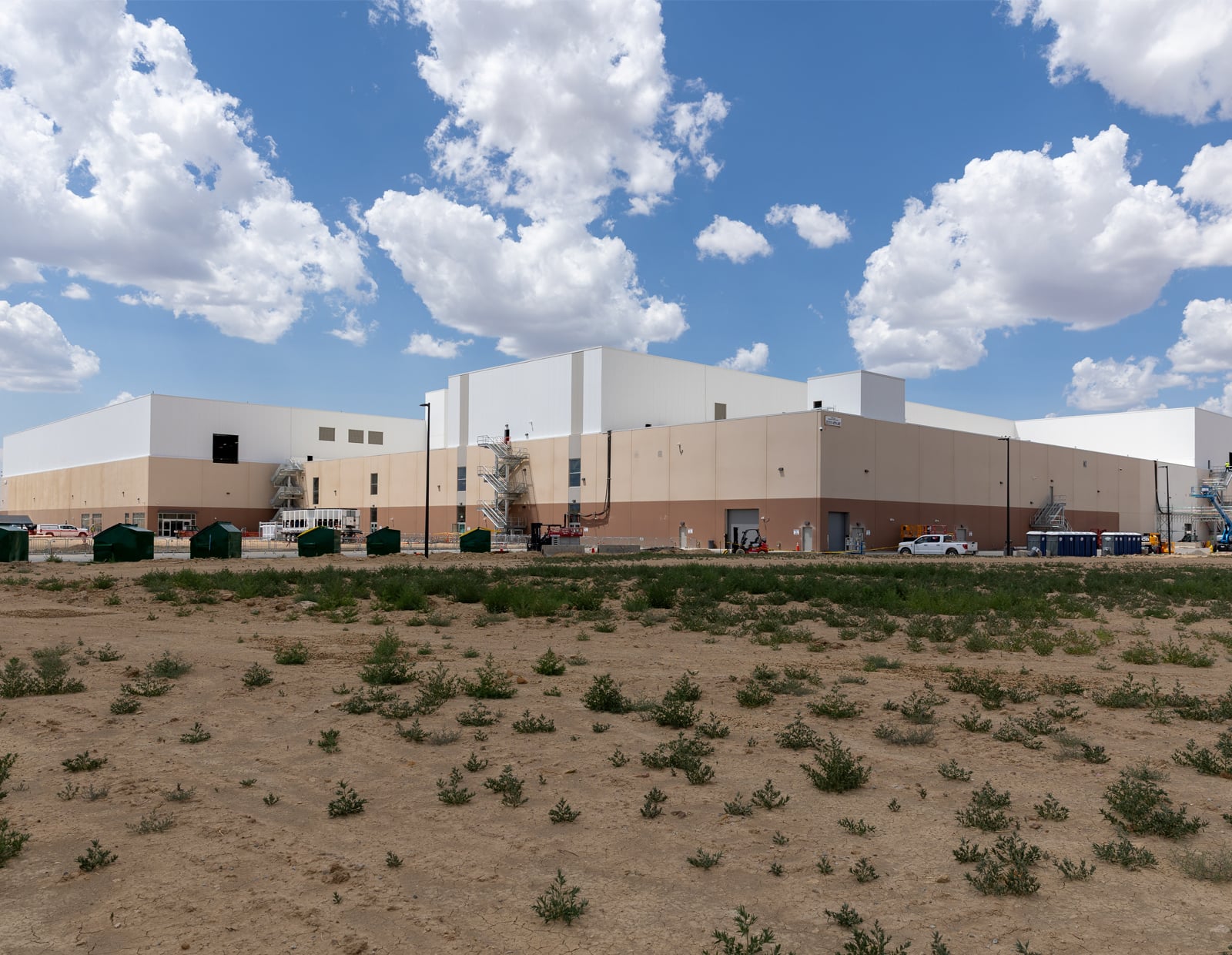 A ground-level photo of Philip Morris International's new facility in Aurora, Colo.