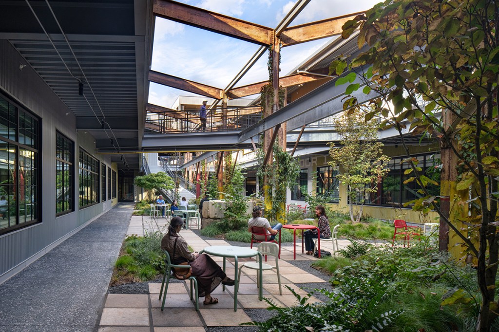 RIW-Courtyard