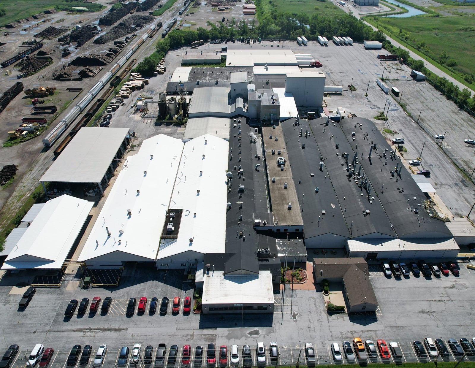 An aerial photo of 1001 State St.