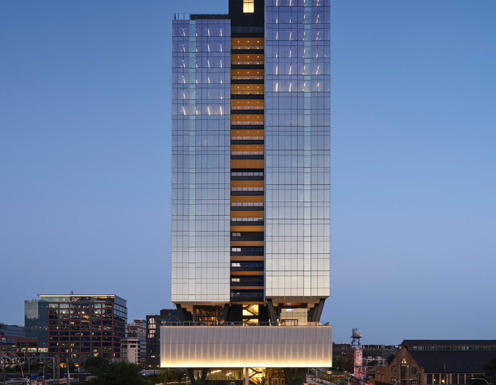 A photo of 360 North Green, a 24-story office tower in Chicago.