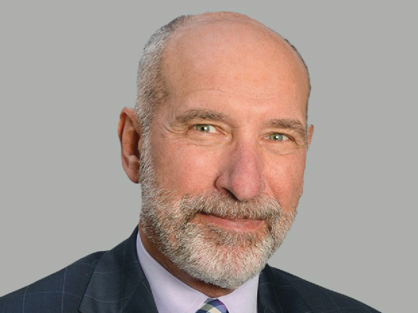 Headshot of Andrew Roos