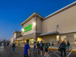 Exterior image of the Publix store within Alafaya Square, a retail center in Oviedo, Fla.